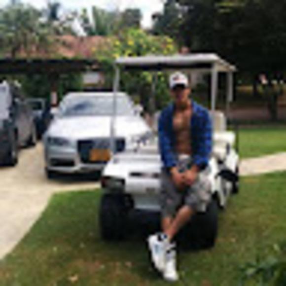 Meet your Posher, Santiago - Picture 1 of 1